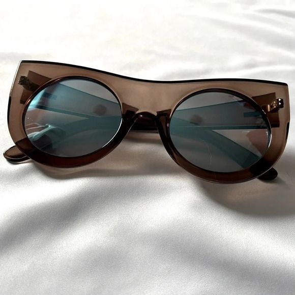 MINKPINK By Brave and Free Brown Polarized Doublecross Sunglasses - Picture 9 of 10